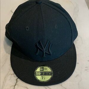NWT  NY Yankees Era 59FIFTY Black Cap.